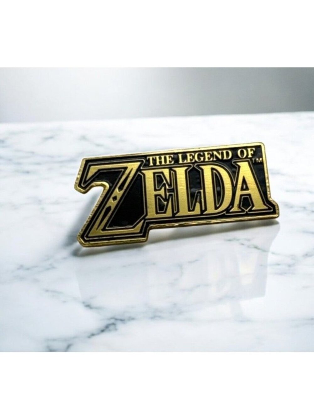 The Legend of Zelda Logo Back & Gold Tone Pin 2016 Nintendo